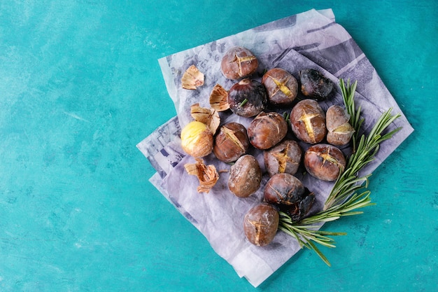 Castagne arrostite nella cenere