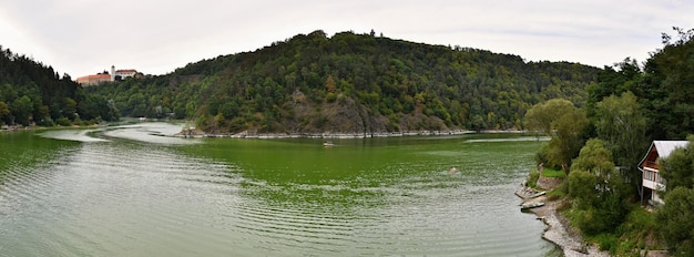 Castello Bitov e diga di Vranov sul fiume Thaya Moravia meridionale Repubblica Ceca