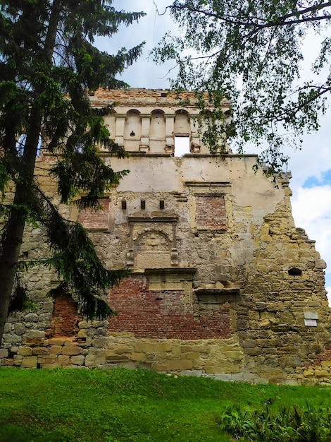 Castello di Berezhany nella piccola città berezhany nella regione ucraina di Ternopil