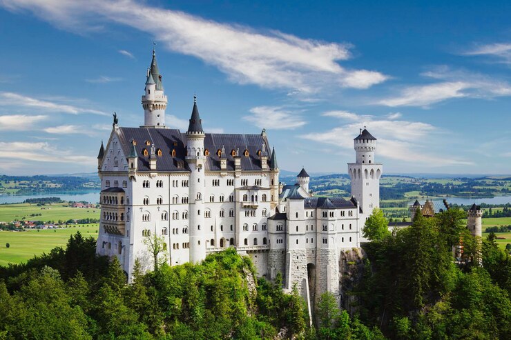 Castello di Neuschwanstein nelle Alpi Bavaresi, Germania