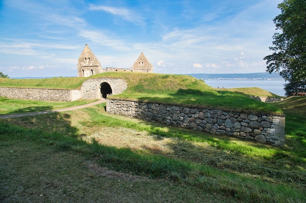 Castello di Visingsborg in Svezia sull'isola di Visingso nelle rovine del lago Vatterm