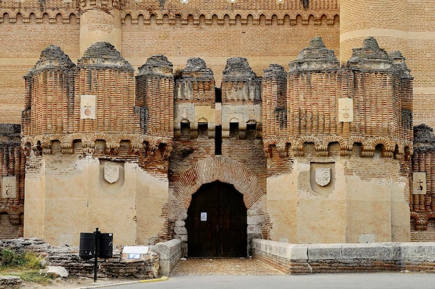 Castello gotico mudéjar di coca a segovia