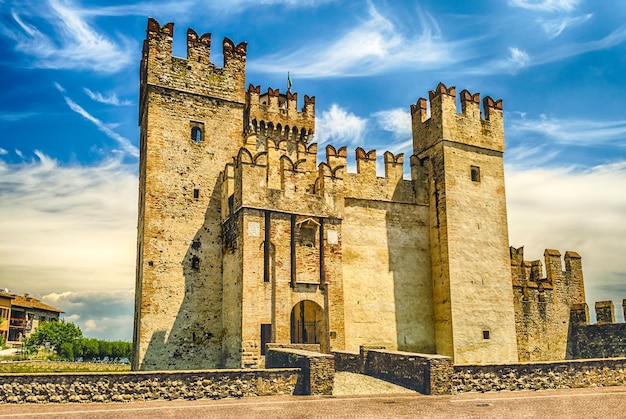 Castello Scaligero sul Lago di Garda Sirmione Italia