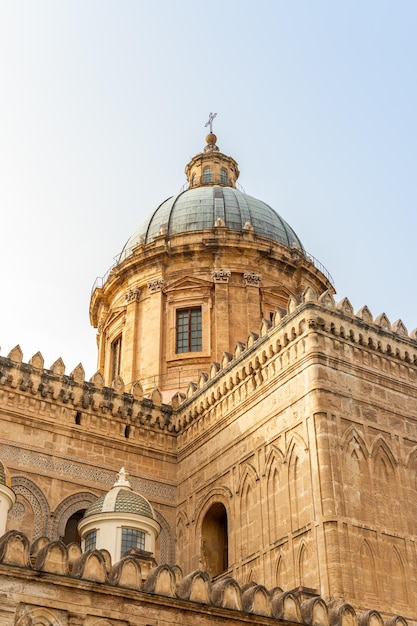 Cattedrale città palermo sicilia italia in estate