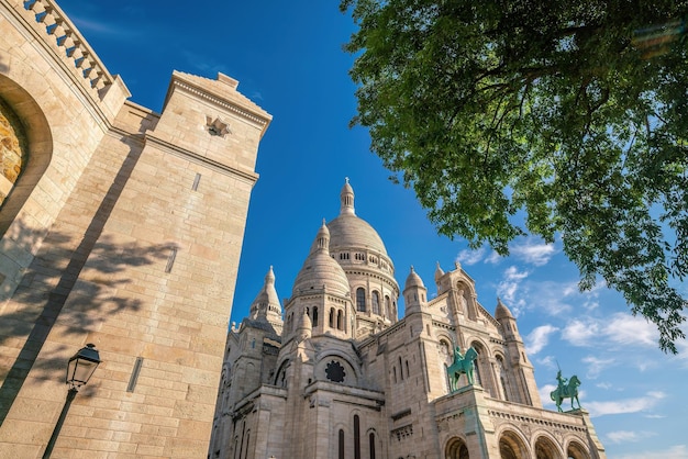 Cattedrale del Sacre Coeur sulla collina di Montmartre Parigi in Francia