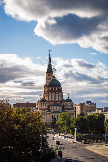 Cattedrale della Santa Annunciazione nel centro di Kharkiv