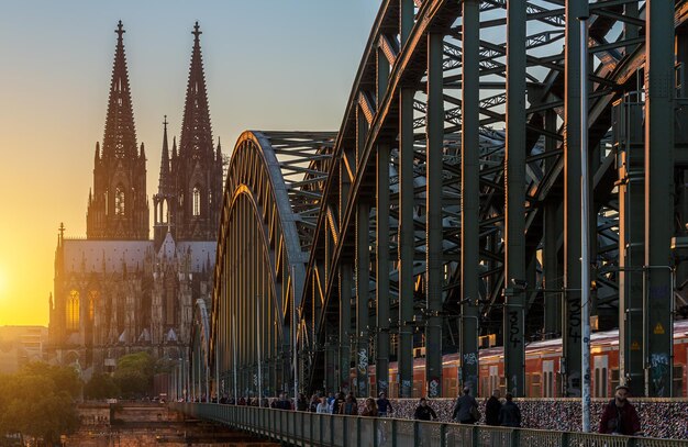 Cattedrale di Colonia e ponte hohenzollern