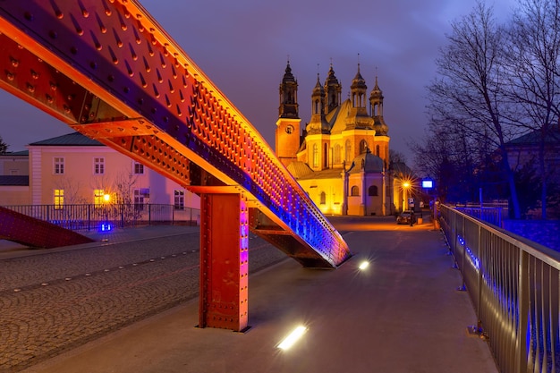 Cattedrale di Poznan al tramonto La Polonia