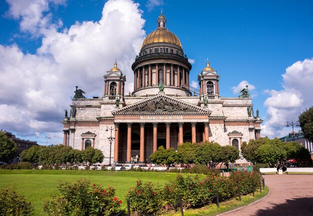 Cattedrale di St Isaaks a StPetersburg Russia Vista sulla città con monumenti famosi