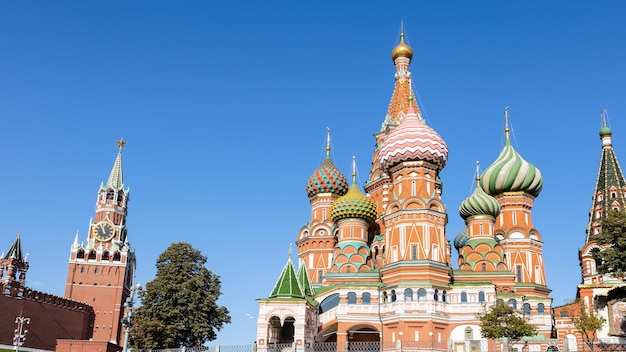 Cattedrale Pokrovsky e Torre del Cremlino a Mosca