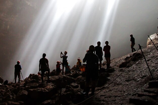 Caverna di Jomblang vicino alla città di Yogyakarta, Java, Indonesia