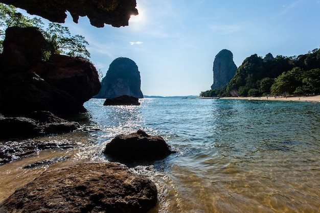 Caverna famosa di Phranang a Raylay Railay Beach Krabi Tailandia