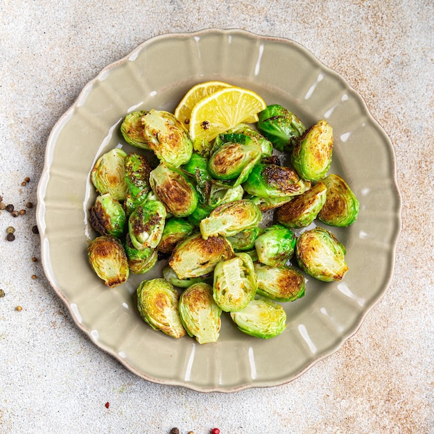 Cavolini di Bruxelles fritto pasto vegetale spuntino sul tavolo copia spazio cibo sfondo