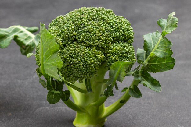 Cavolo broccoli da vicino Sfondo nero