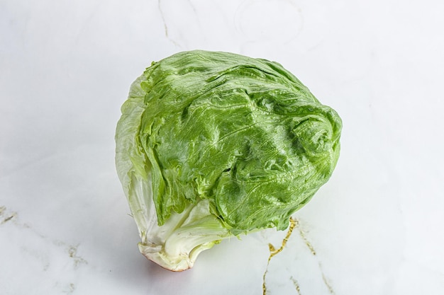 Cavolo naturale biologico per insalata iceberg