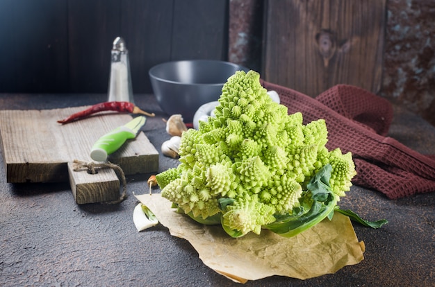 Cavolo verde fresco romanesco