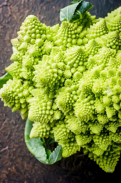 Cavolo verde fresco romanesco