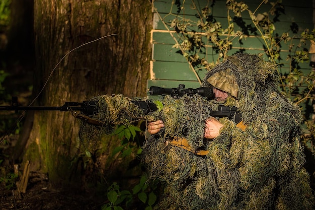 Cecchino in tuta Ghillie