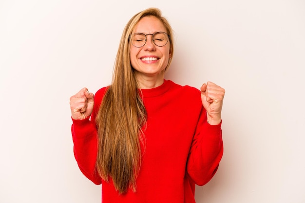 Celebrando una vittoria, passione ed entusiasmo felice espressione