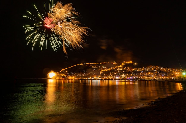 celebrazione dei fuochi d'artificio alanya