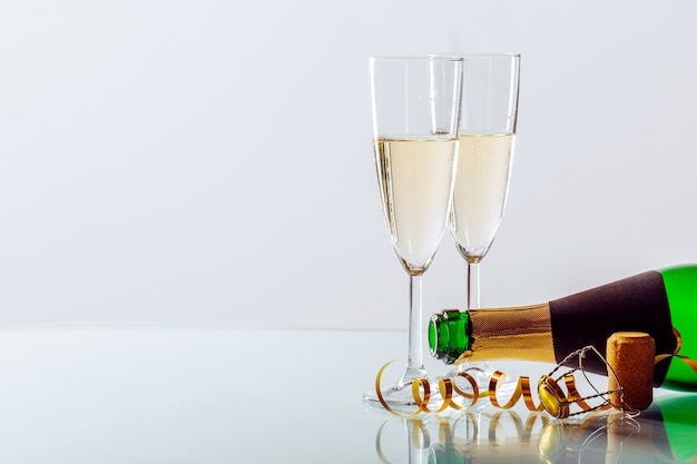 Celebrazione di Capodanno con champagne