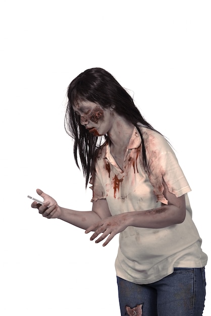 Cellulare femminile della tenuta dello zombie