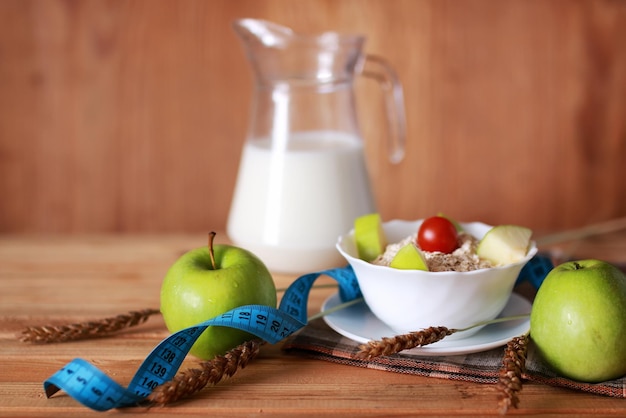 Centimetro della mela della frutta di dieta della colazione