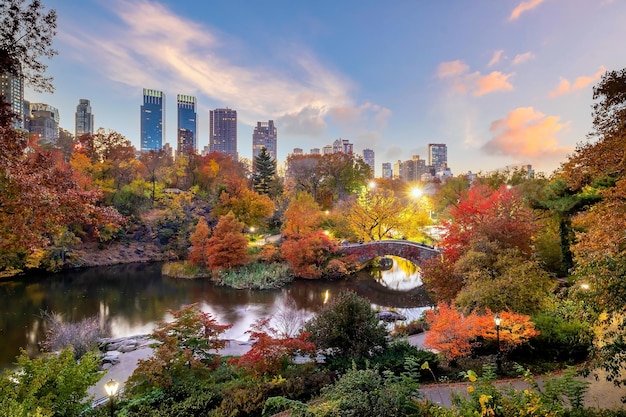 Central Park in autunno nel centro di Manhattan New York City