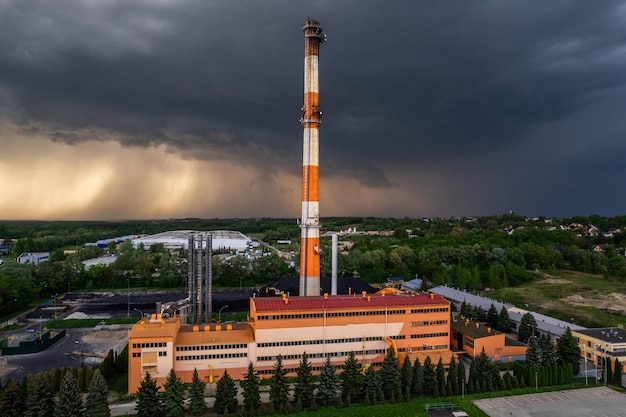 Centrale termica con combustibile di carbone a Tarnow Polonia Vista aerea del drone sulla zona industriale