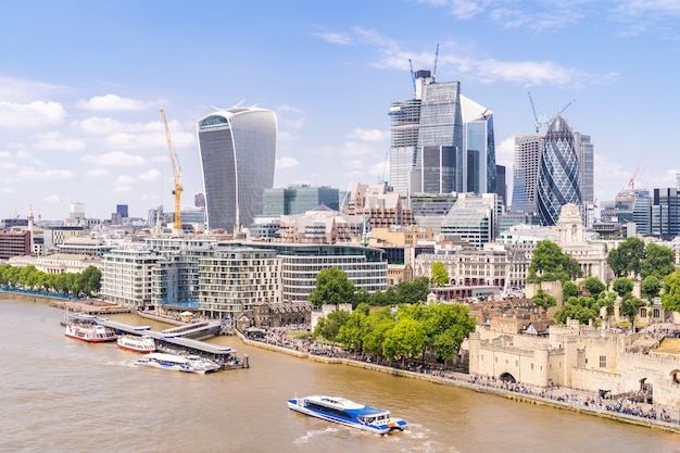 Centro di Londra con il fiume Tamigi