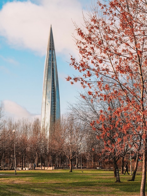 Centro grattacielo Lakhta in autunno a San Pietroburgo