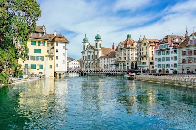 centro storico di Lucerna, la chiesa dei Gesuiti e il fiume Reuss