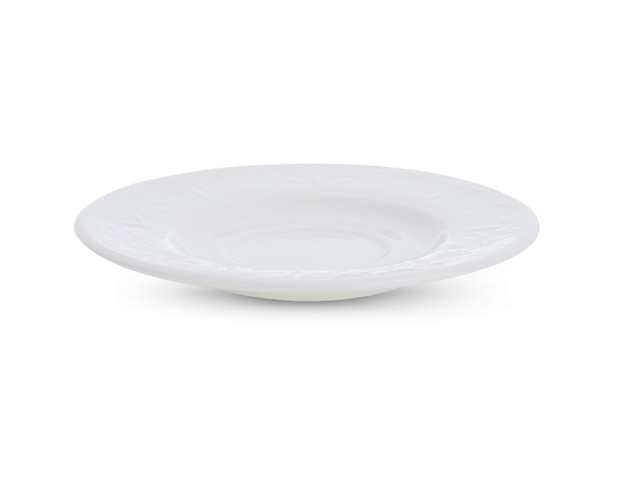 Ceramica bianca del piatto isolata su bianco