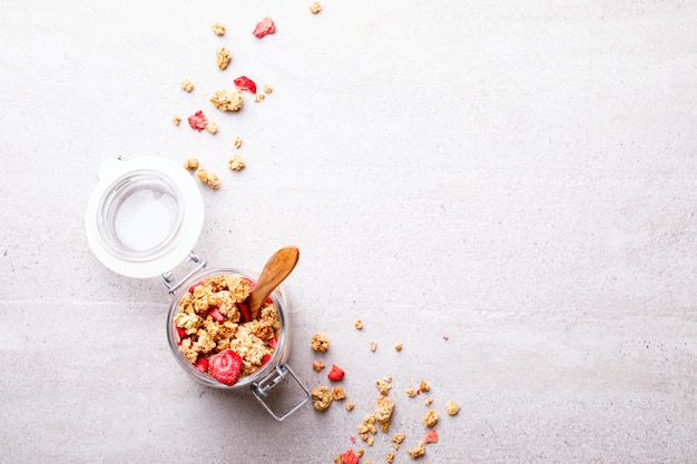 Cereali Granola Con Fragole