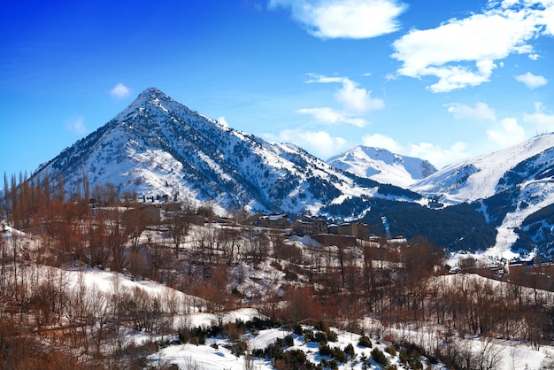 Cerler in Pirenei di Huesca in Spagna