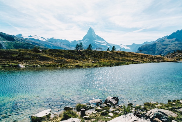 Cervino con il lago Leisee a Zermatt