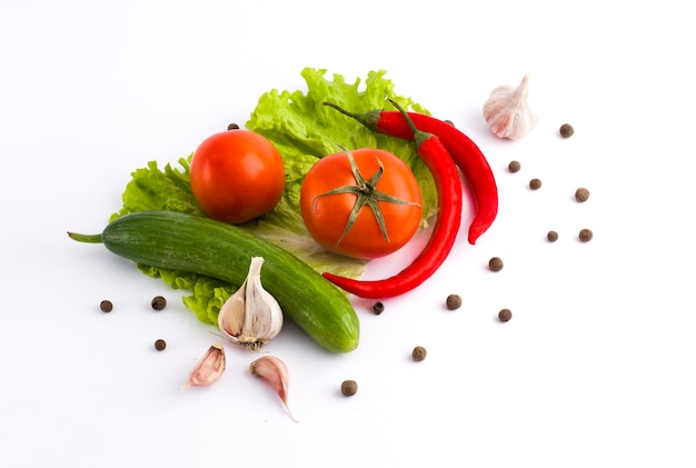 Cetrioli con pomodori e aglio