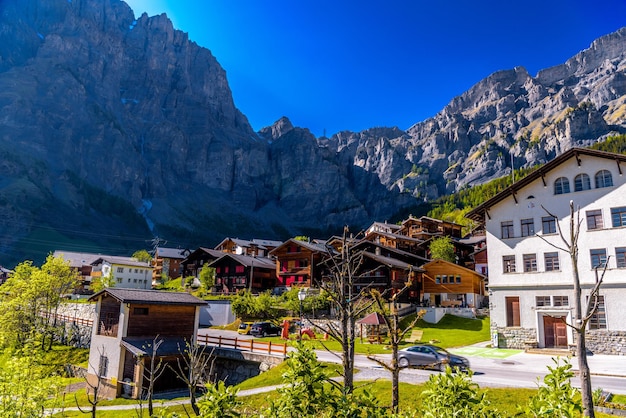 Chalet e hotel nel villaggio svizzero delle Alpi Leukerbad Leuk Vis