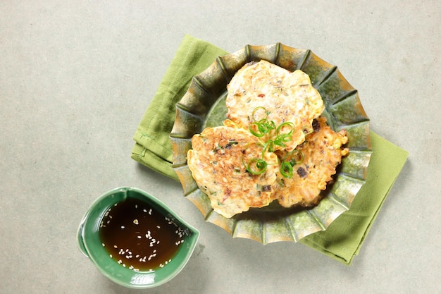 Chamchijeon o Pajeon o pancake al tonno coreano.