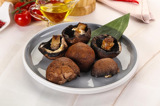 Champignons marroni al forno con spezie