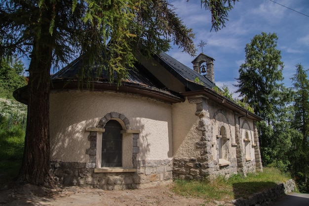 Chapelle bleusynendazvalaisswiss