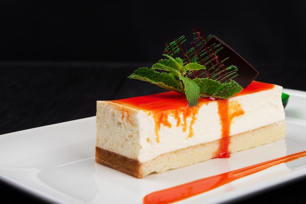 Cheesecake con salsa