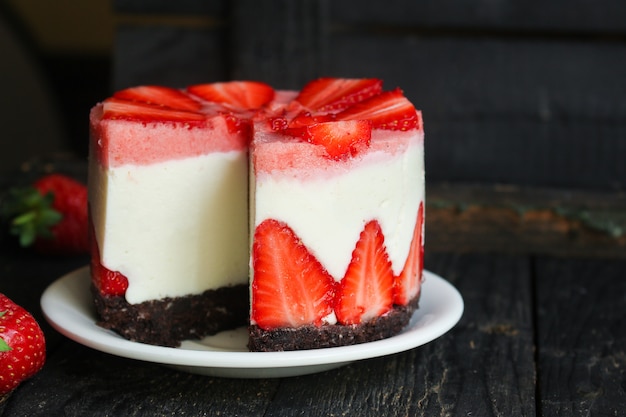 Cheesecake Strawberrie Cake