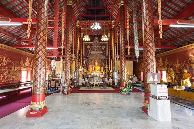 CHIANG MAI, Thailandia - 29 ottobre 2014: Wat Chiang Man interni. È un tempio buddista all'interno della città vecchia di Chiang Mai, in Thailandia.