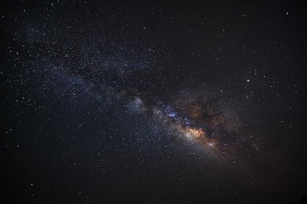 Chiaramente galassia della Via Lattea a phitsanulok in tailandia Fotografia a lunga esposizione con grano