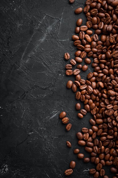 Chicchi di caffè. Vista dall'alto. Spazio libero per il tuo testo.