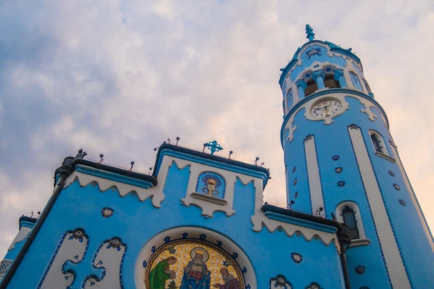 Chiesa blu di Santa Elisabetta ungherese che è uno dei punti di riferimento di Bratislava, in Slovacchia.