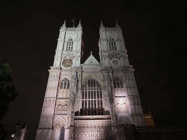 Chiesa dell'Abbazia di Westminster di notte a Londra