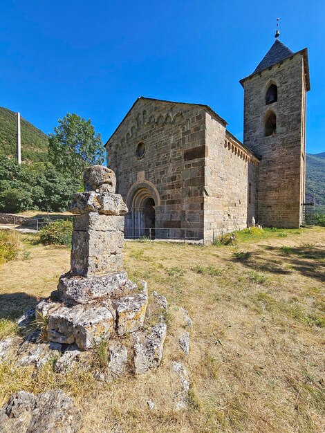 Chiesa di Coll appartenente al gruppo architettonico delle chiese romaniche della Vall de Boi