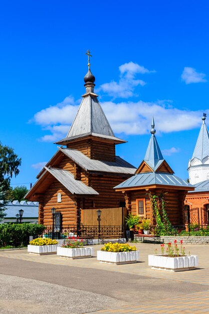 Chiesa di legno nel convento della Santissima Trinità a Murom Russia